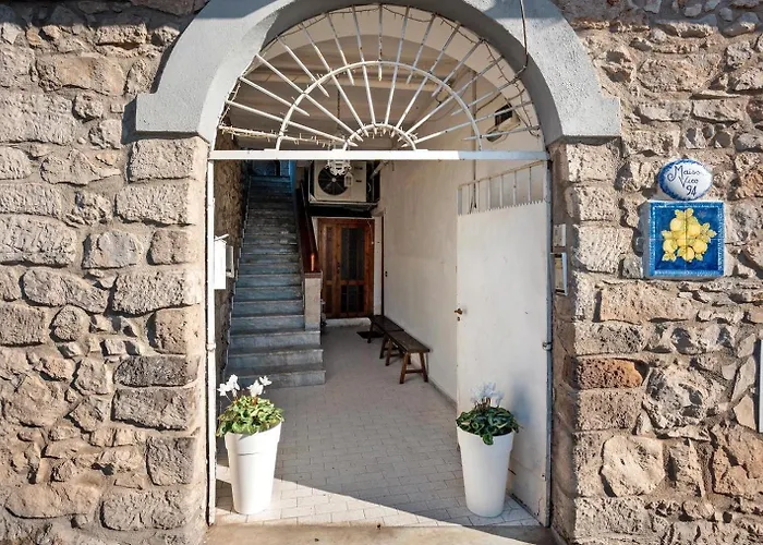 Апартаменты Maison Vico94 Вико-Экуенсе